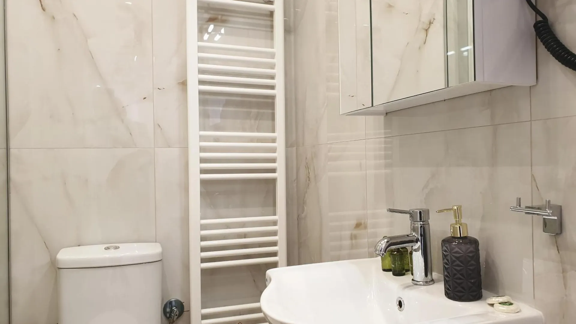 Eantos Studios And Suites Peraia